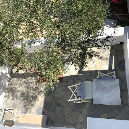 מלון Anezina Village