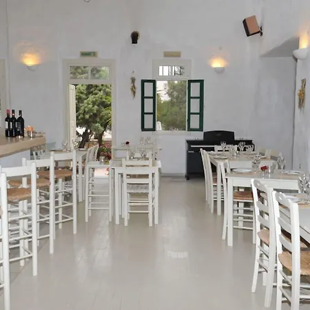 Anezina Village מלון 3*