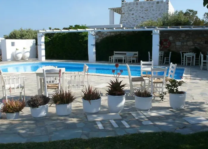 Anezina Village فندق 3*