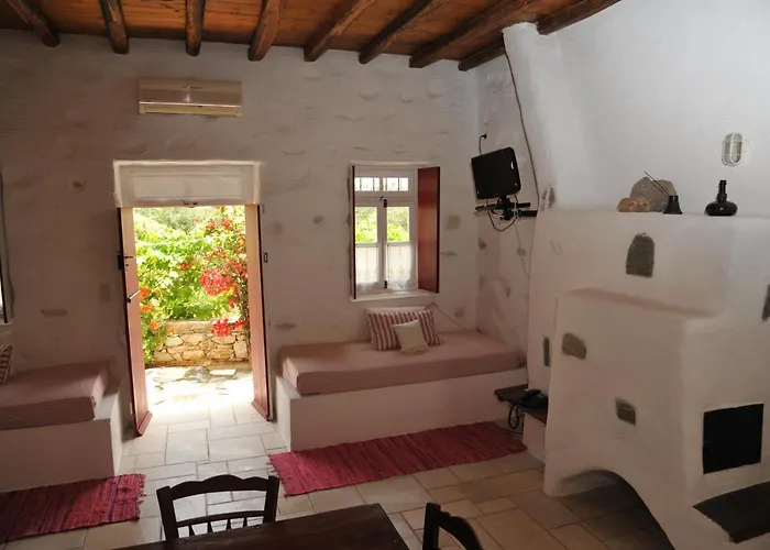 فندق Anezina Village