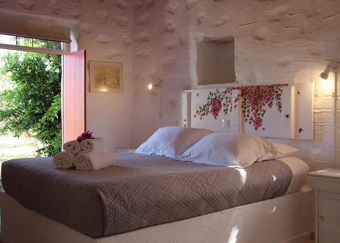 Anezina Village فندق