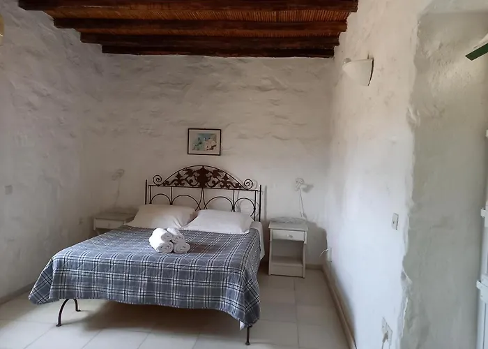 Anezina Village فندق 3*